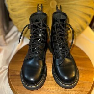 Dr Martens 1460 WOMEN'S SMOOTH LEATHER LACE UP BOOTS